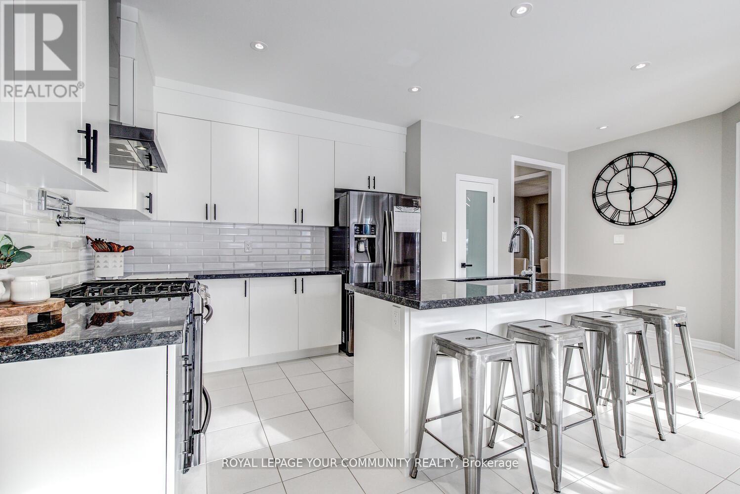 Photo 11 of 953 Barton Way, Innisfil ON