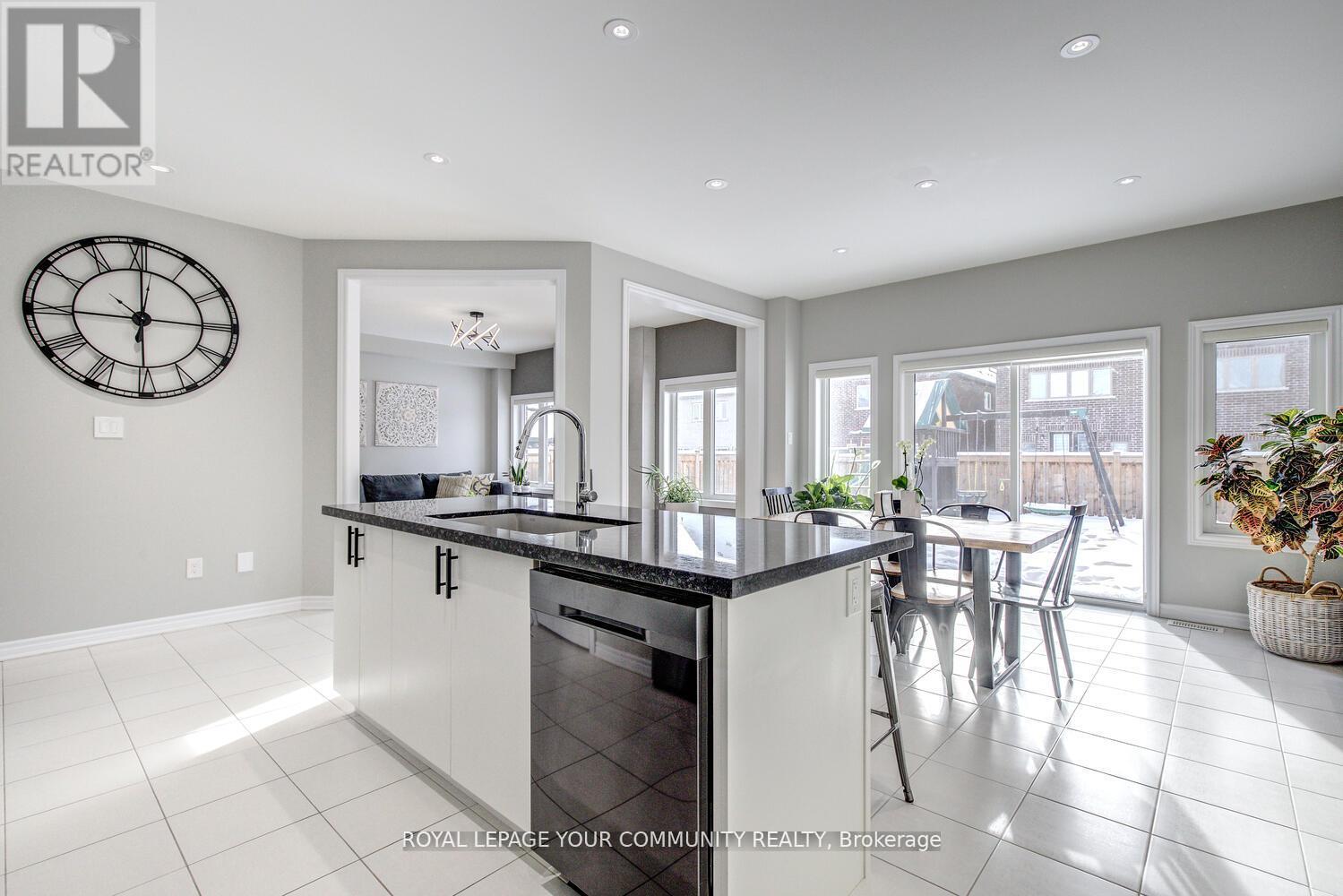 Photo 12 of 953 Barton Way, Innisfil ON