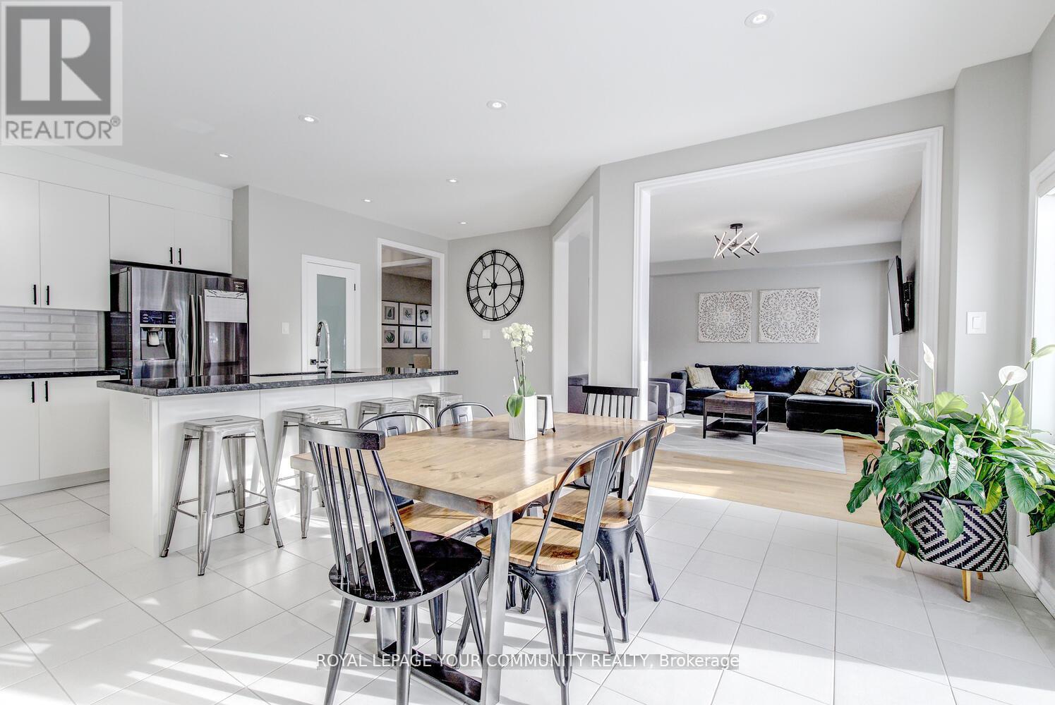 Photo 16 of 953 Barton Way, Innisfil ON