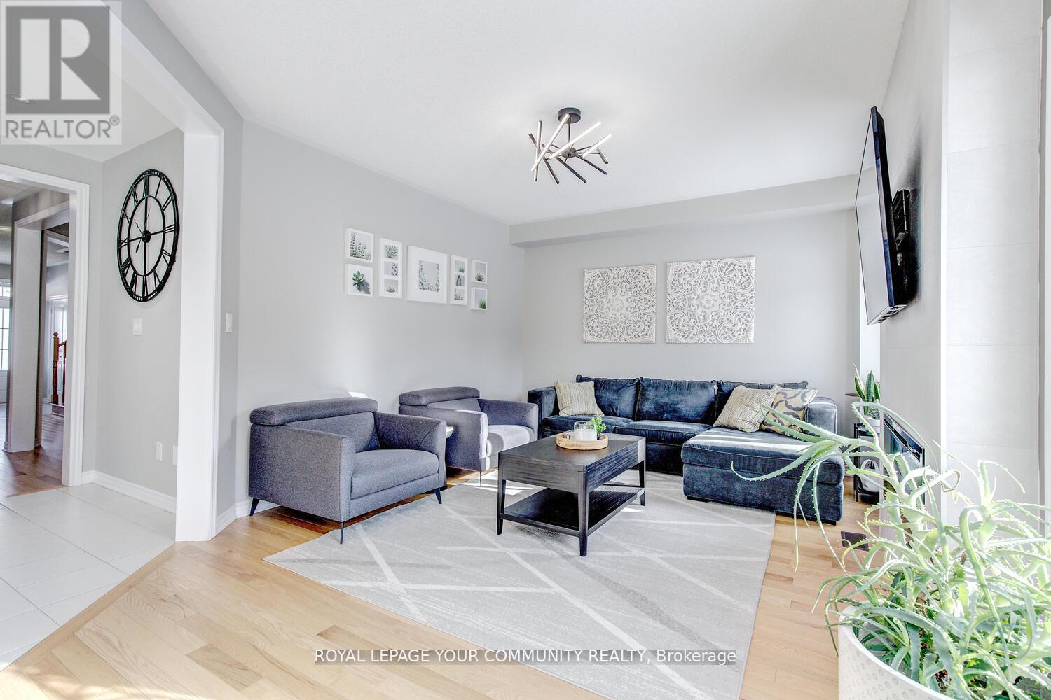 Photo 21 of 953 Barton Way, Innisfil ON