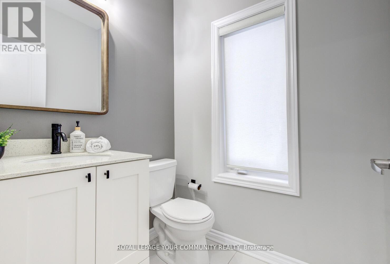 Photo 25 of 953 Barton Way, Innisfil ON