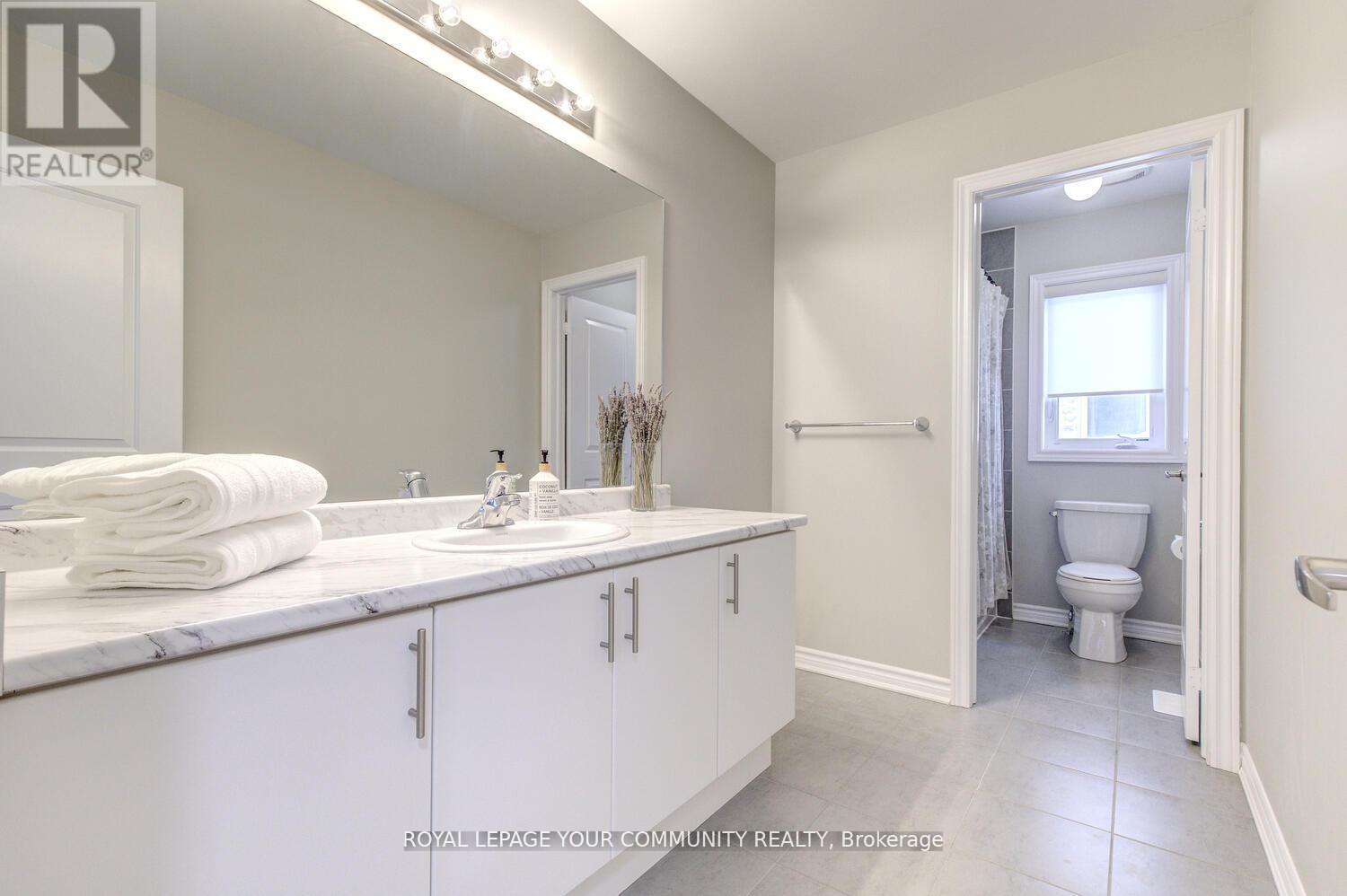 Photo 33 of 953 Barton Way, Innisfil ON