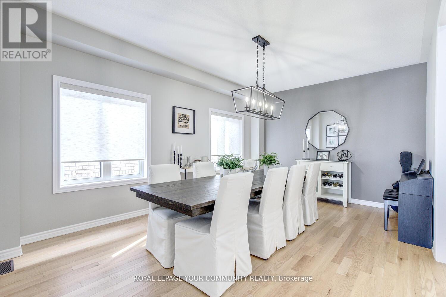 Photo 4 of 953 Barton Way, Innisfil ON