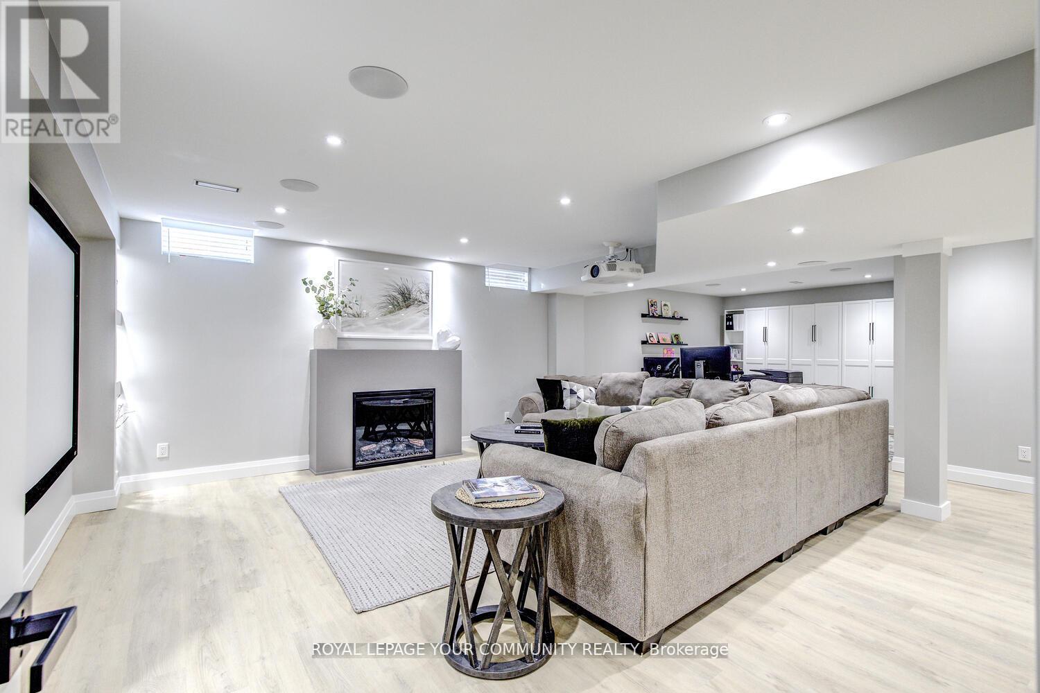 Photo 40 of 953 Barton Way, Innisfil ON