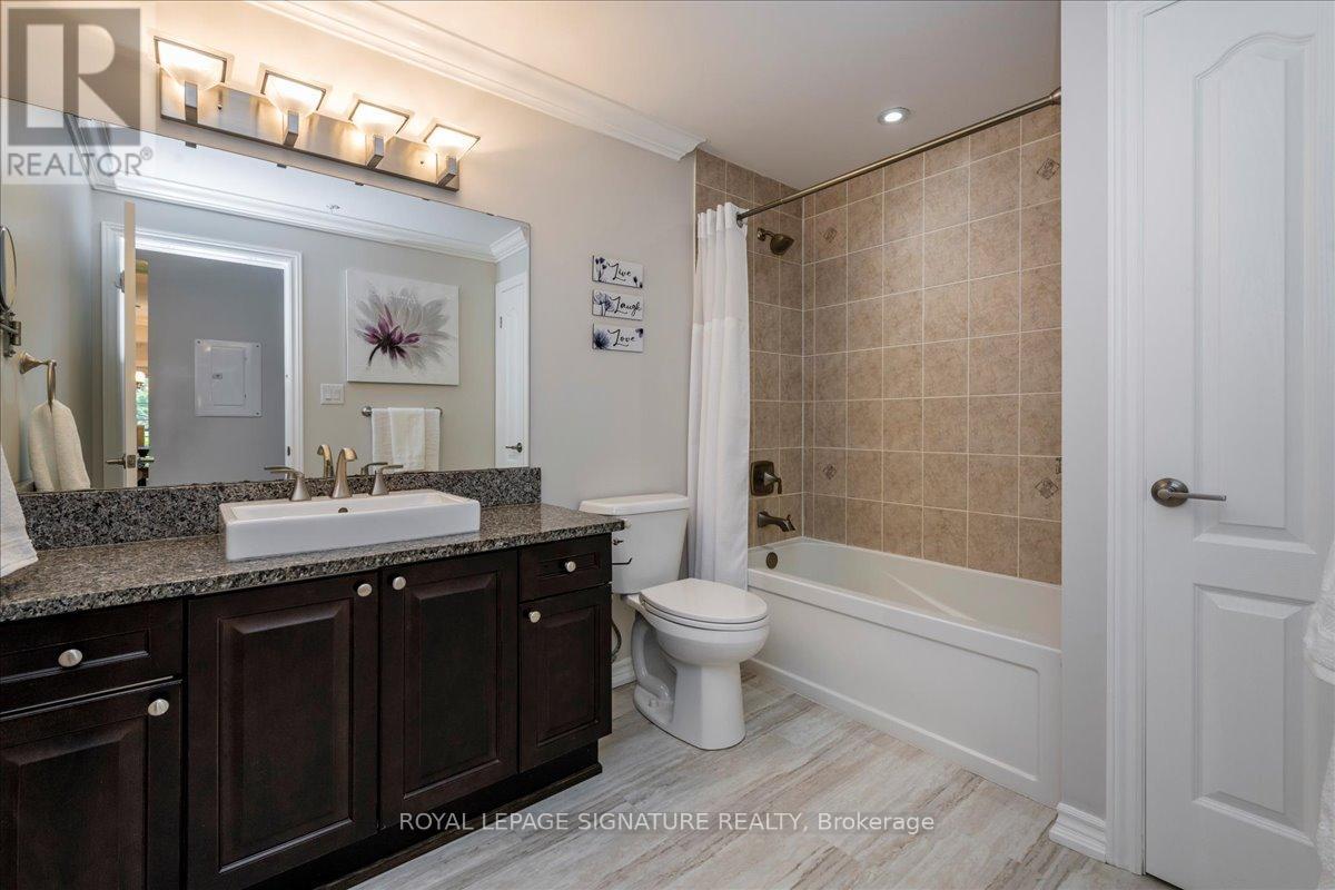 Photo 18 of 301 45 Ferndale Drive S, Barrie ON