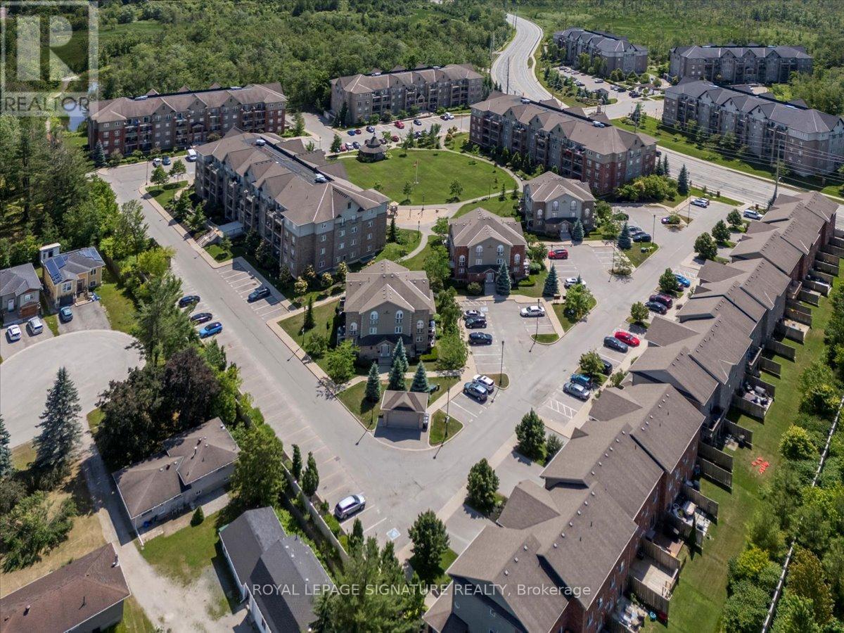 Photo 26 of 301 45 Ferndale Drive S, Barrie ON