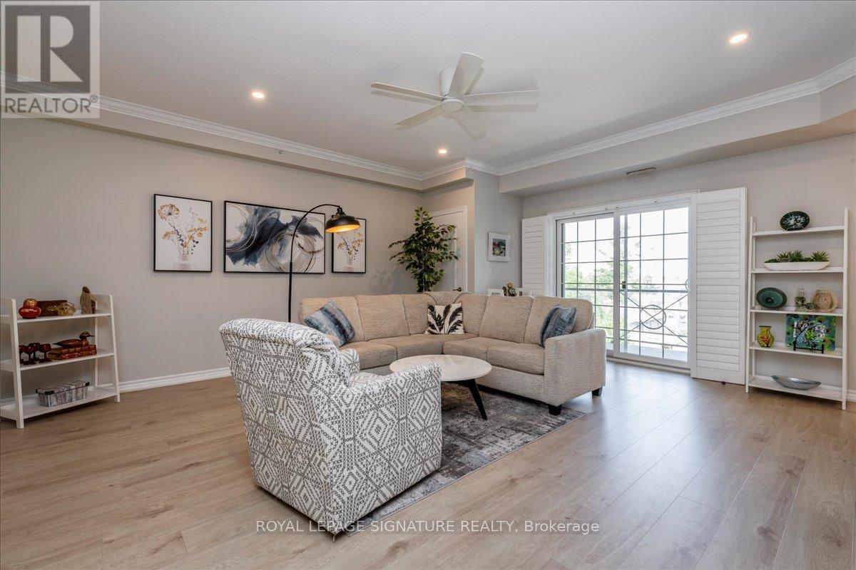 Photo 5 of 301 45 Ferndale Drive S, Barrie ON