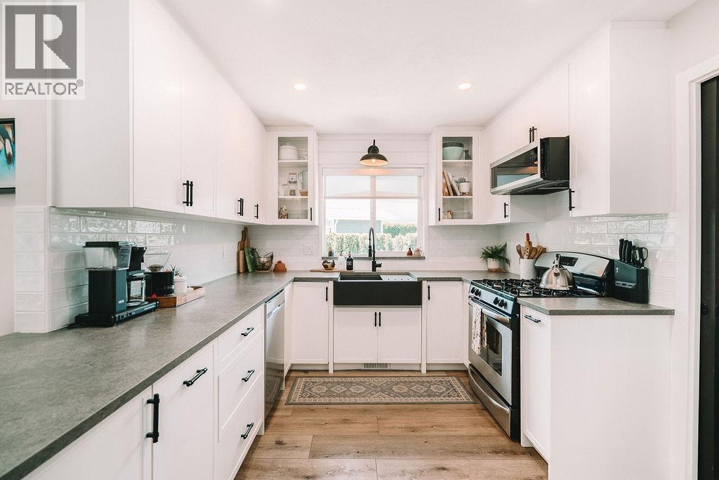 Photo 5 of 12580 Gray Street, Maple Ridge BC