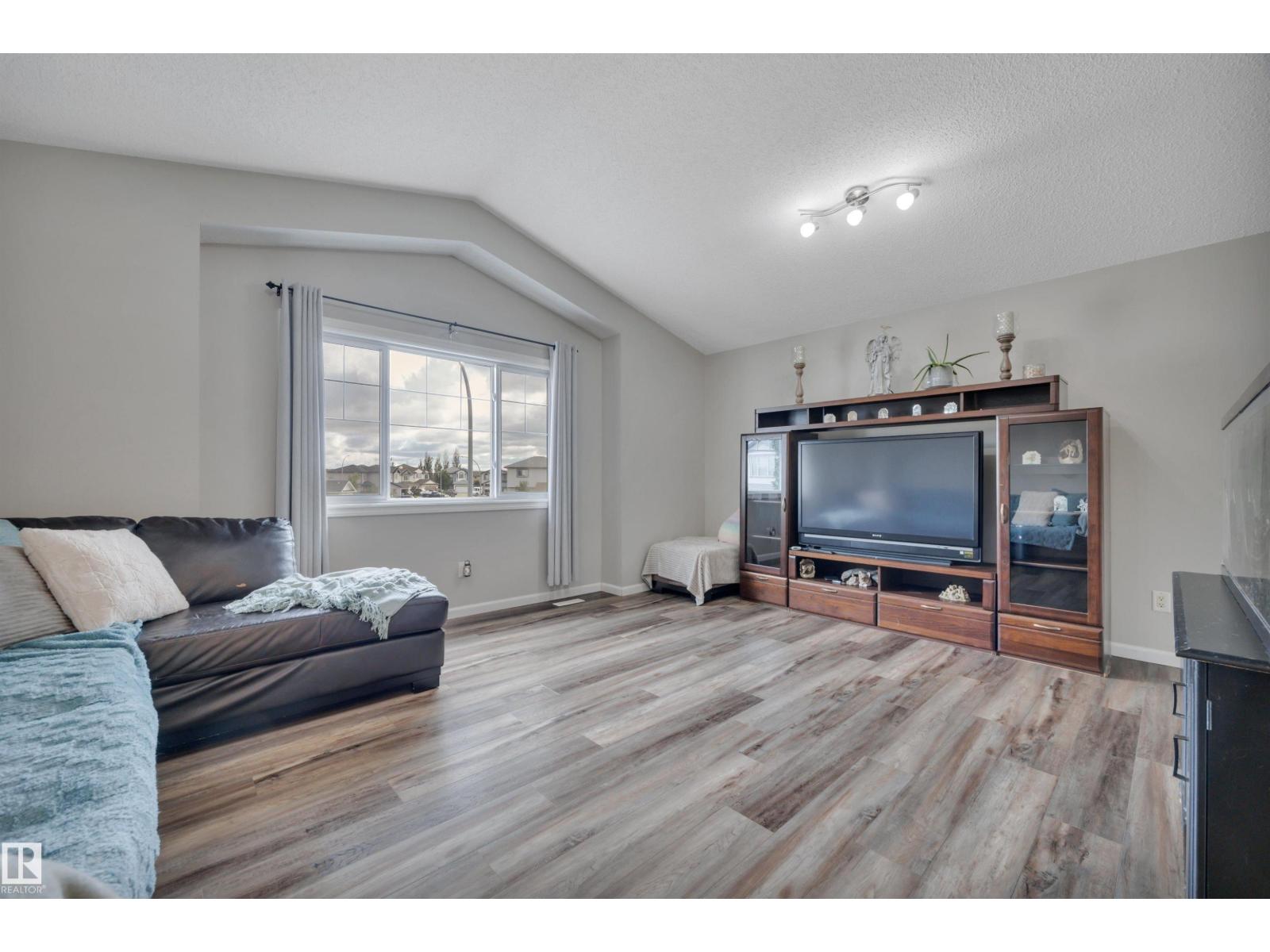 Photo 25 of 8739 178 Av Nw, Edmonton AB