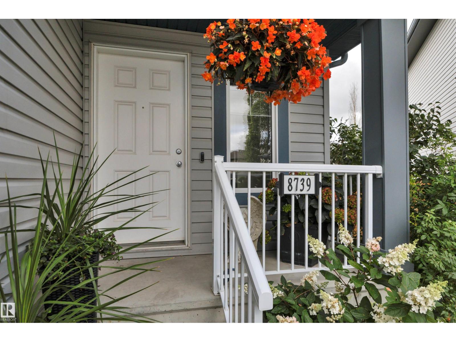 Photo 4 of 8739 178 Av Nw, Edmonton AB