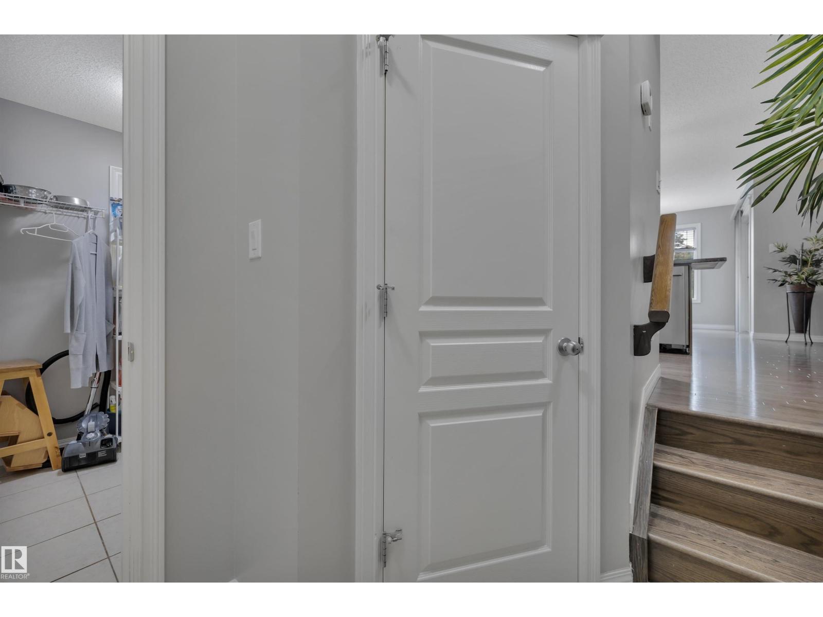 Photo 22 of 8739 178 Av Nw, Edmonton AB