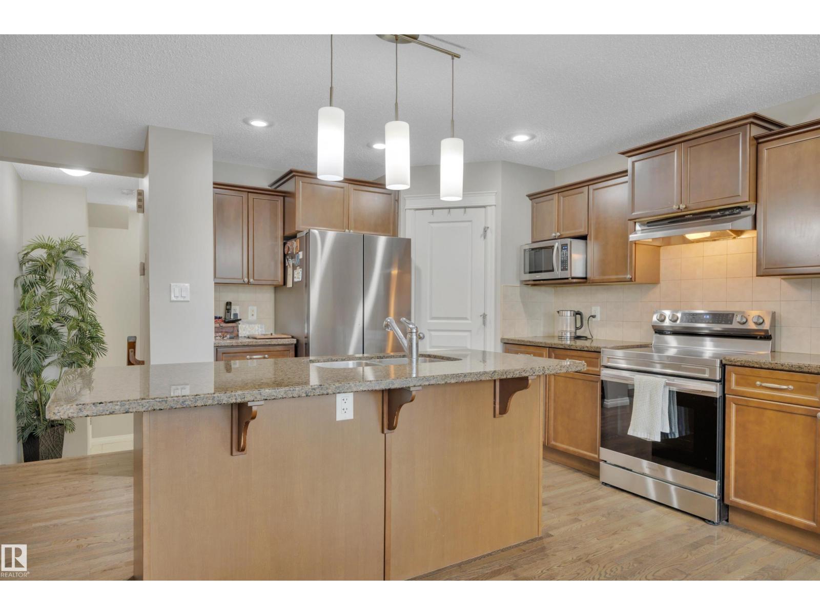 Photo 13 of 8739 178 Av Nw, Edmonton AB