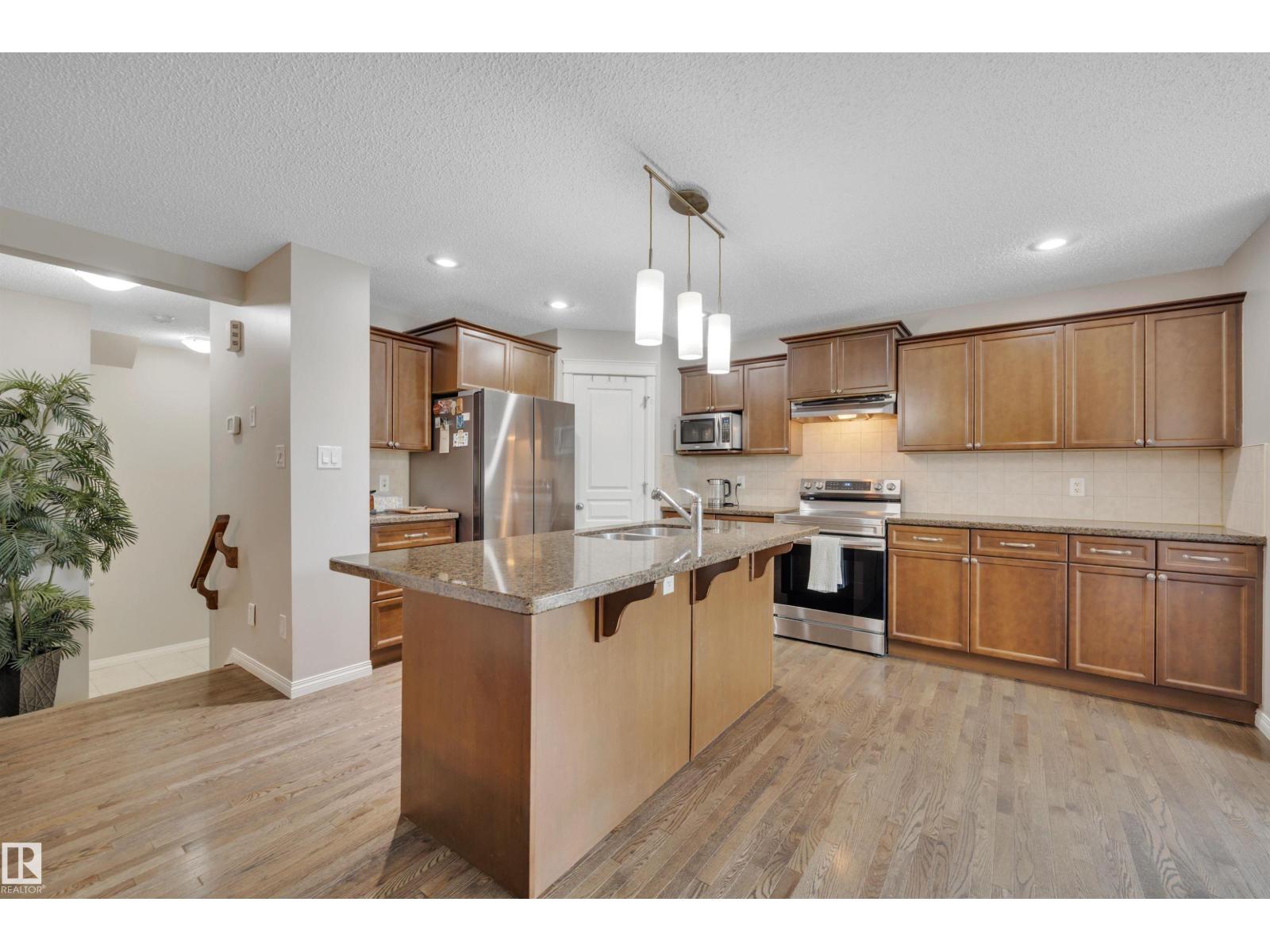 Photo 12 of 8739 178 Av Nw, Edmonton AB