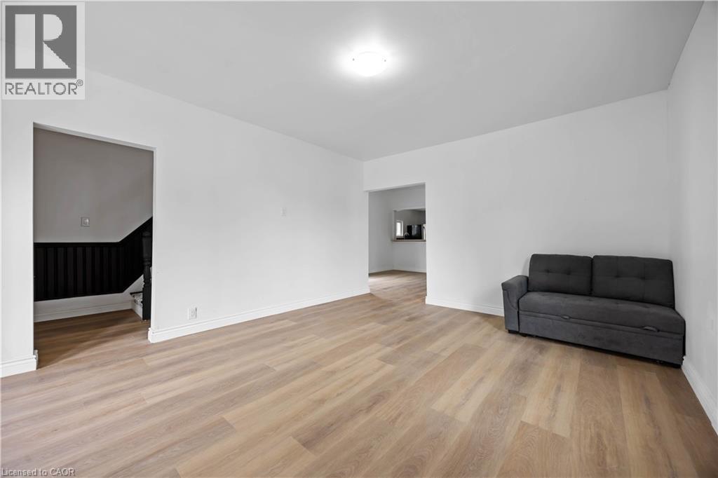 Photo 6 of 173 Brock Street S, Sarnia ON