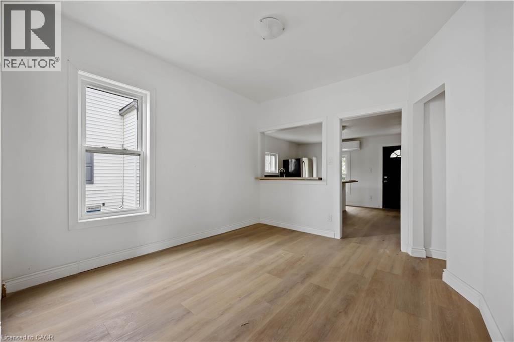 Photo 9 of 173 Brock Street S, Sarnia ON