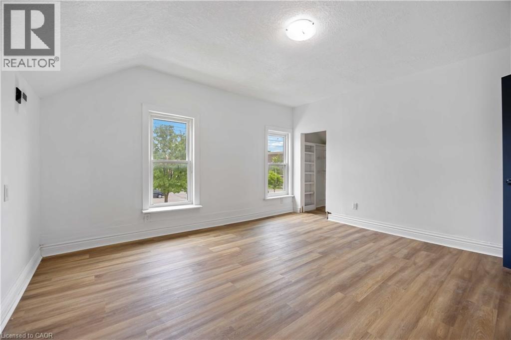 Photo 23 of 173 Brock Street S, Sarnia ON