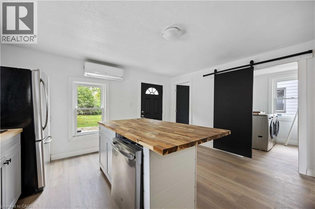 Photo 15 of 173 Brock Street S, Sarnia ON