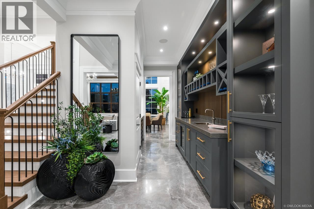 7680 GLACIER Crescent, Richmond
