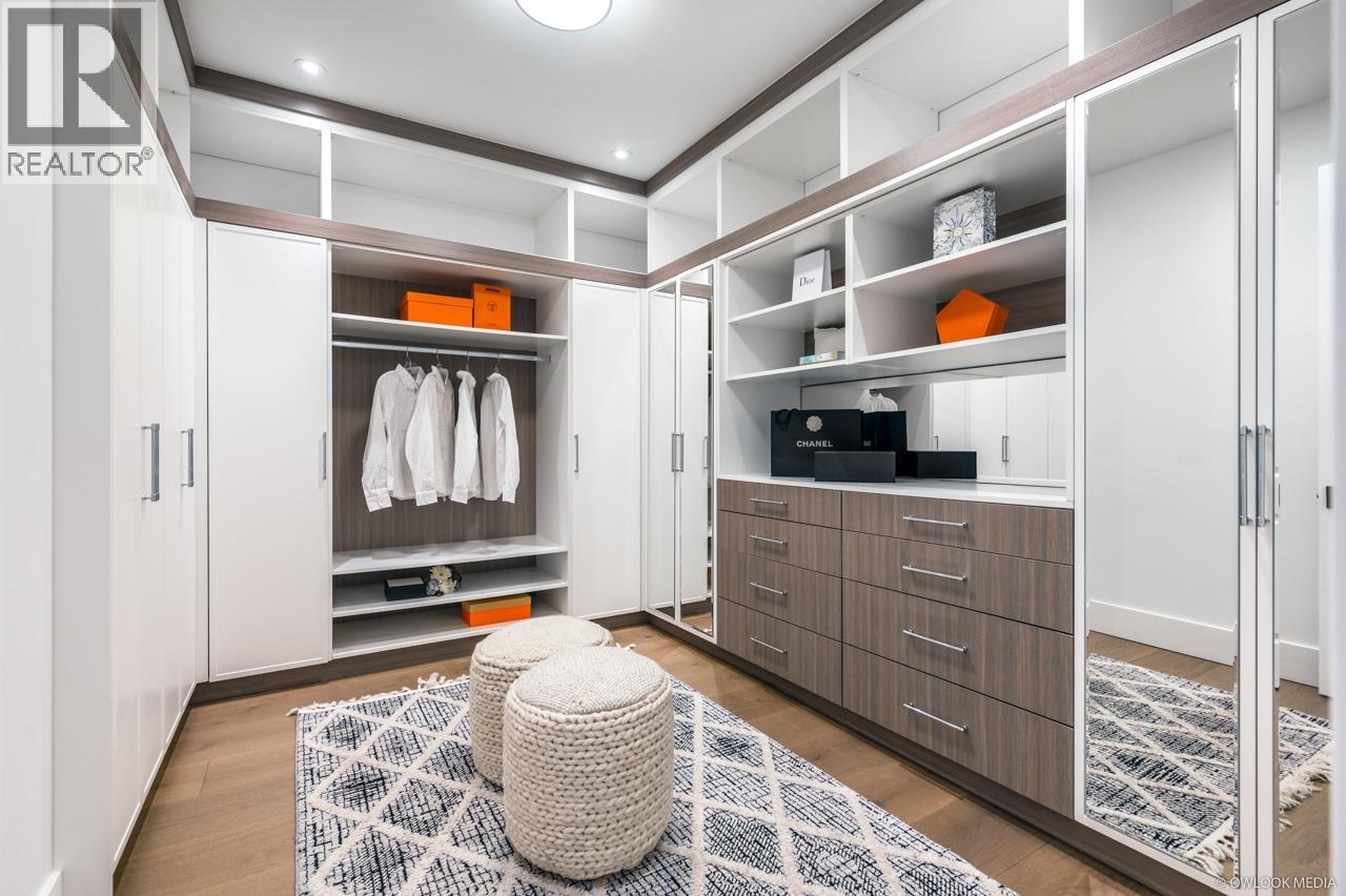 7680 GLACIER Crescent, Richmond
