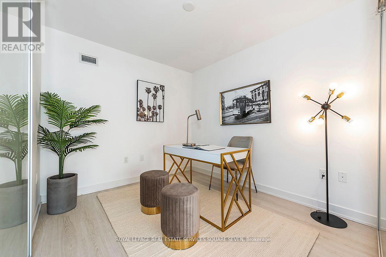 Photo 14 of 4605 3883 Quartz Road, Mississauga ON