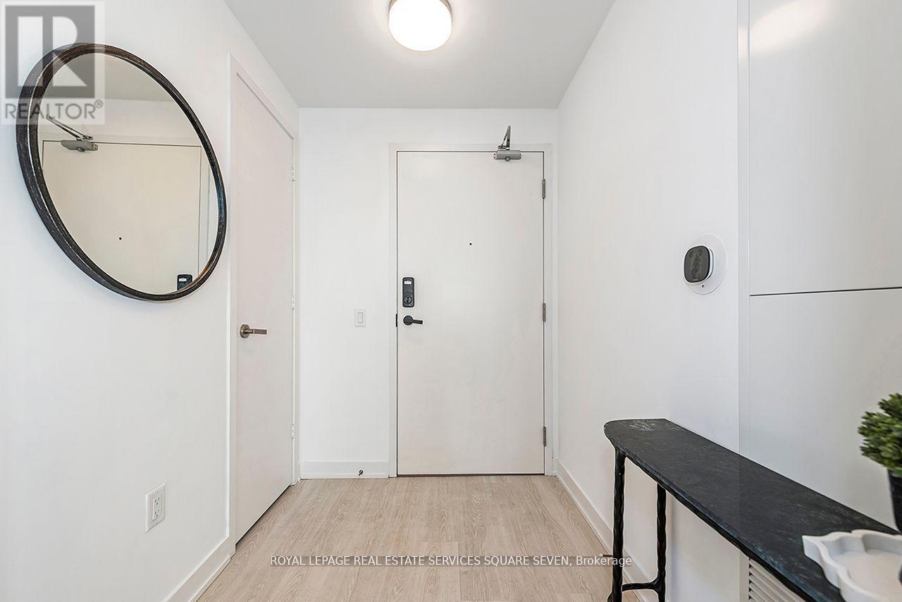 Photo 5 of 4605 3883 Quartz Road, Mississauga ON