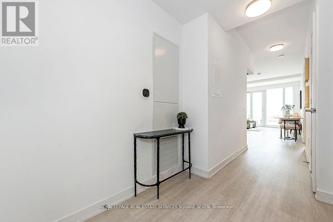 Photo 7 of 4605 3883 Quartz Road, Mississauga ON