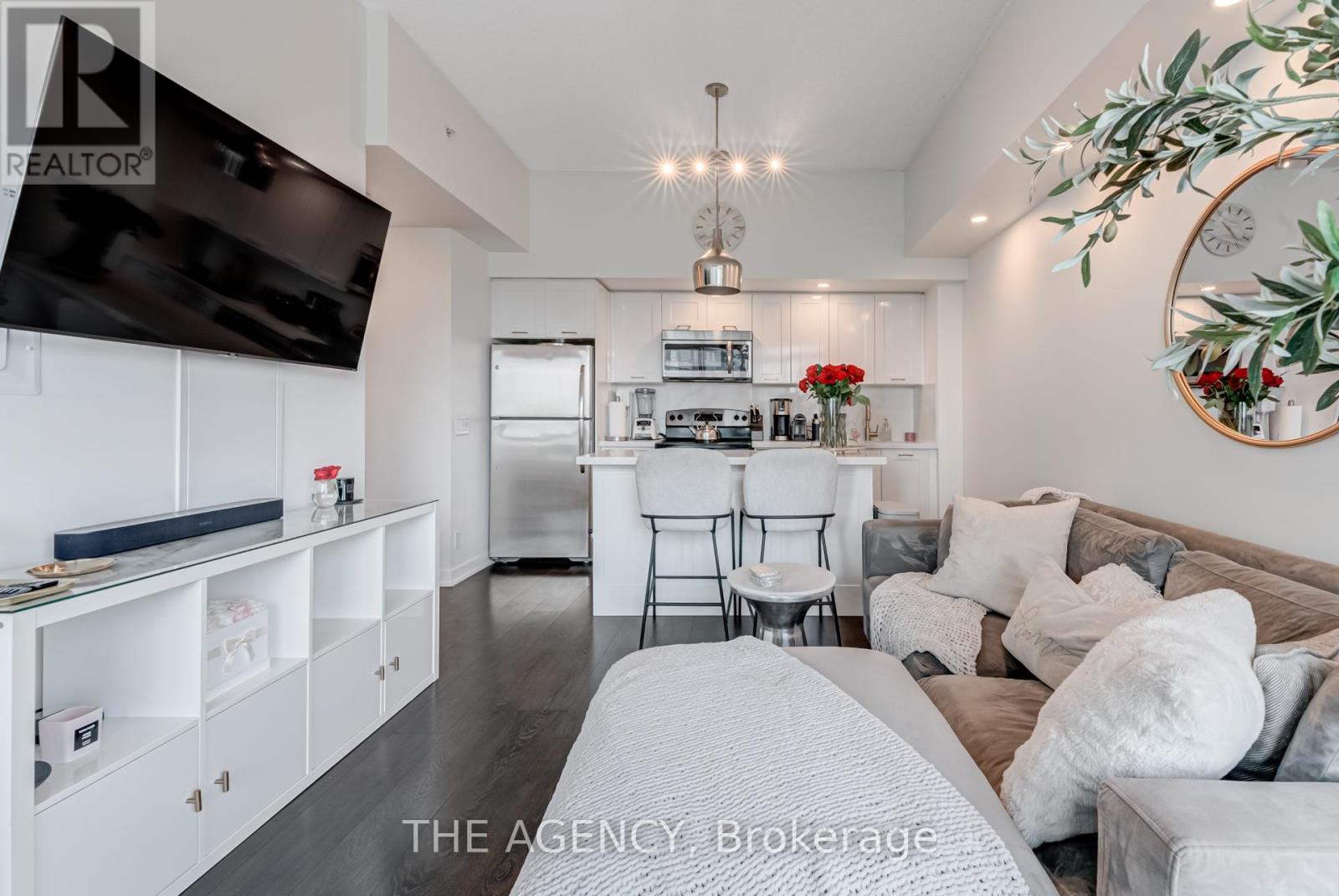 Photo 6 of 815 2212 Lake Shore Boulevard, Toronto ON