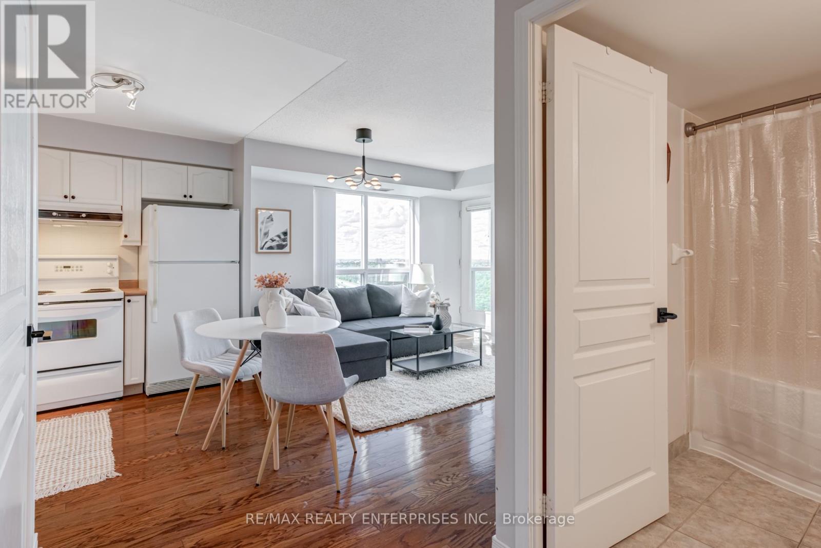 Photo 9 of 1511 2545 Erin Centre Boulevard, Mississauga ON