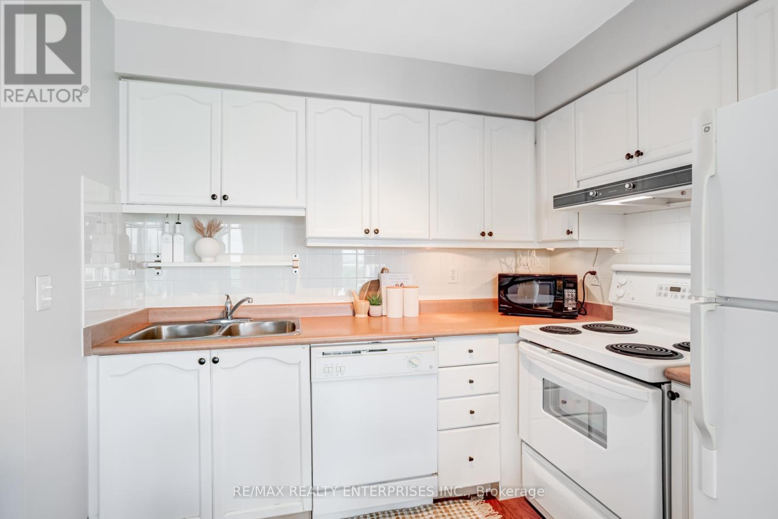 Photo 25 of 1511 2545 Erin Centre Boulevard, Mississauga ON