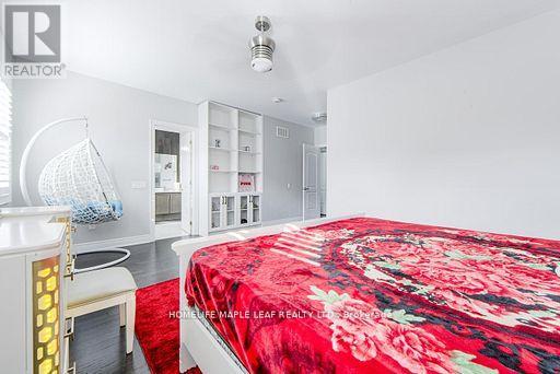 Photo 30 of 16 Dairymaid Road, Brampton ON