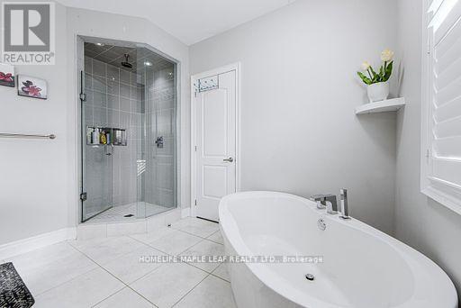 Photo 32 of 16 Dairymaid Road, Brampton ON