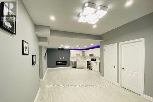 Photo 34 of 16 Dairymaid Road, Brampton ON