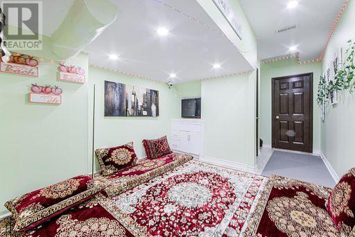 Photo 37 of 16 Dairymaid Road, Brampton ON
