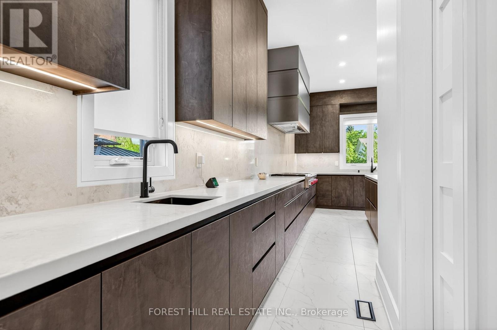 Photo 18 of 221 Morden Road, Oakville ON