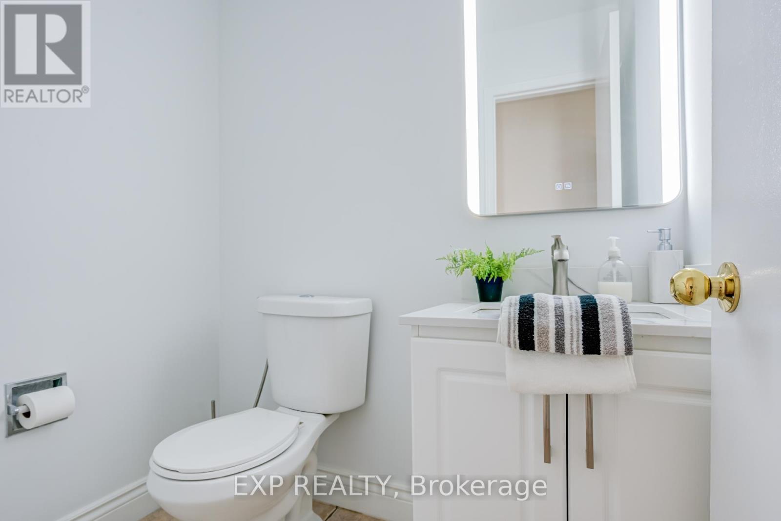 Photo 13 of 3283 Bobwhite Mews, Mississauga ON