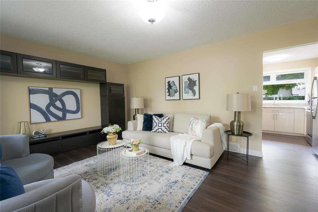 Photo 2 of 126 Ravenhill Road, Winnipeg MB
