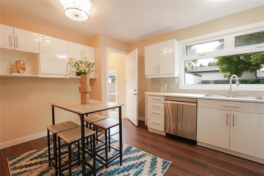Photo 6 of 126 Ravenhill Road, Winnipeg MB