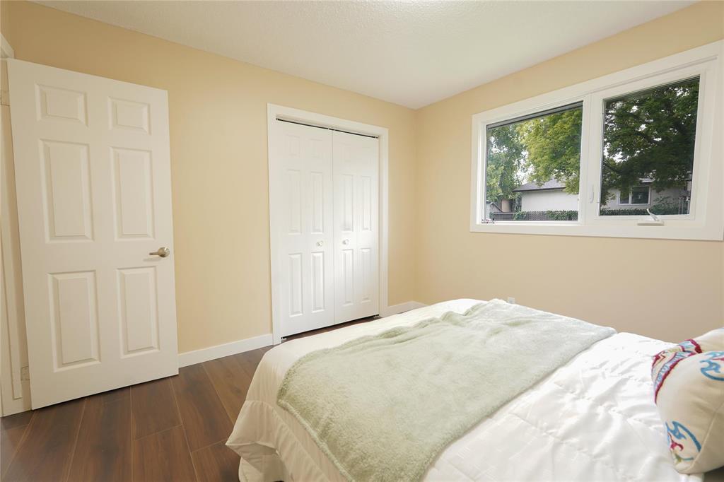 Photo 8 of 126 Ravenhill Road, Winnipeg MB