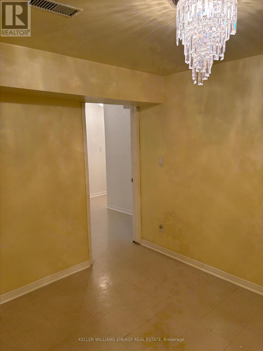Photo 12 of 990 Glenbourne Drive, Oshawa ON