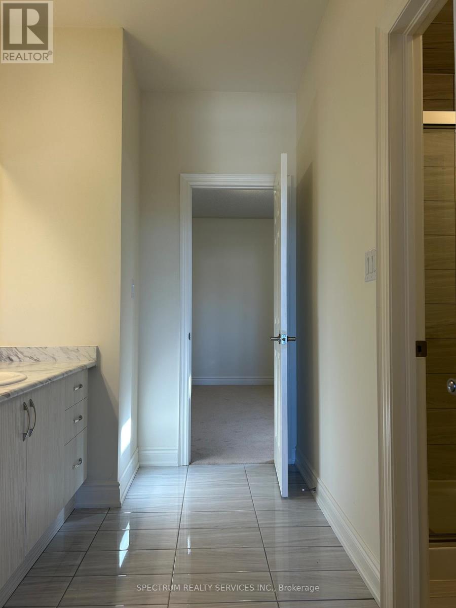 Photo 7 of 148 Bloomfield Crescent, Cambridge ON