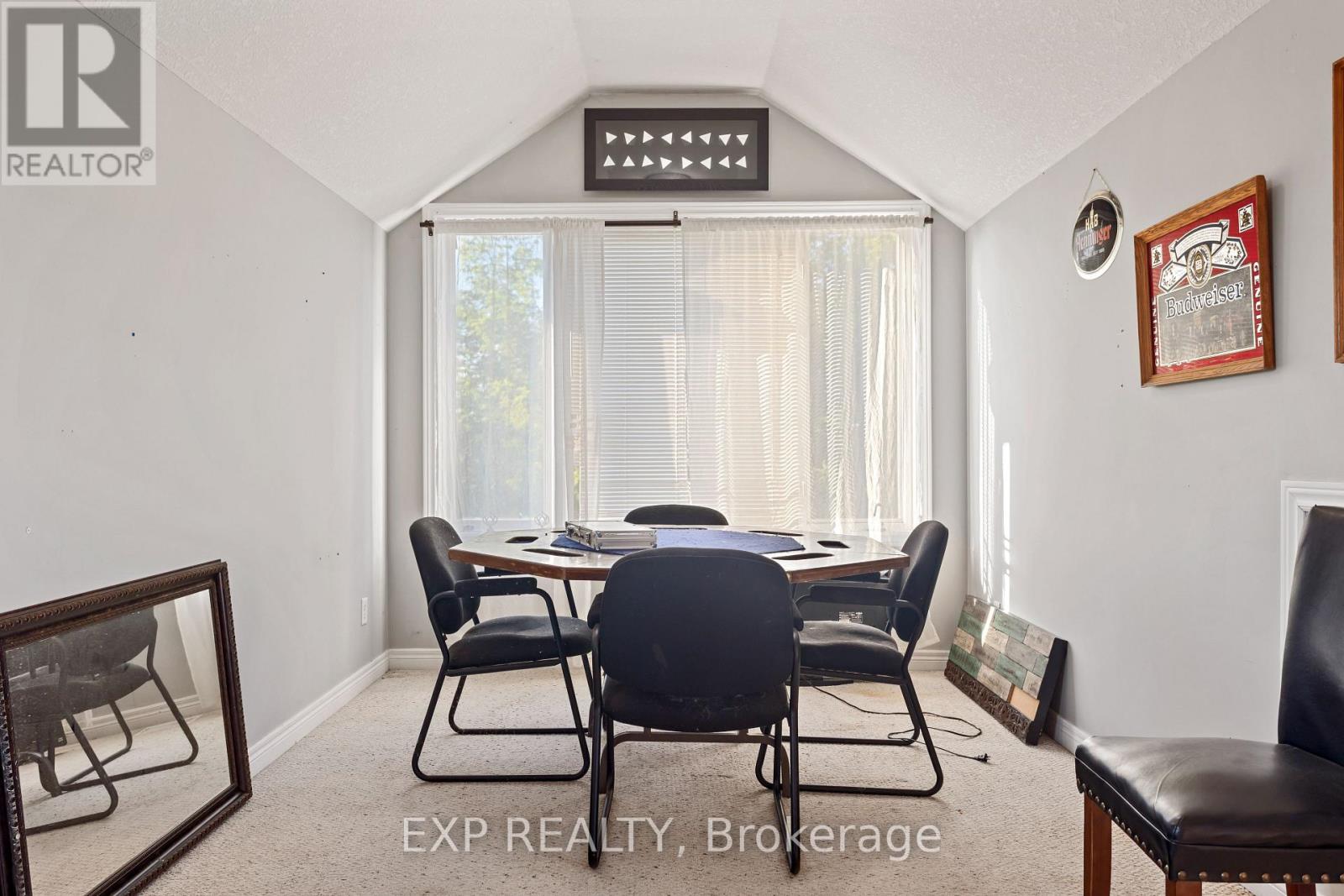 Photo 28 of 118 Chateau Crescent, Cambridge ON
