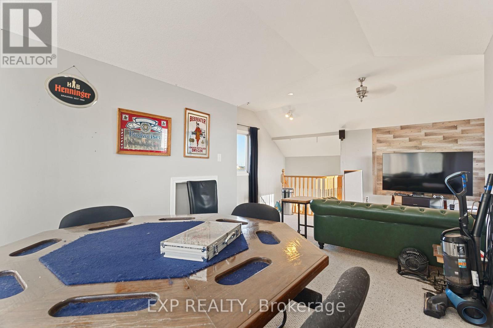 Photo 30 of 118 Chateau Crescent, Cambridge ON