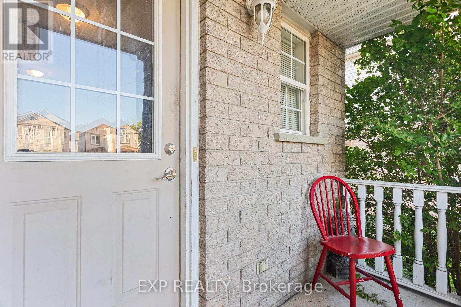Photo 31 of 118 Chateau Crescent, Cambridge ON