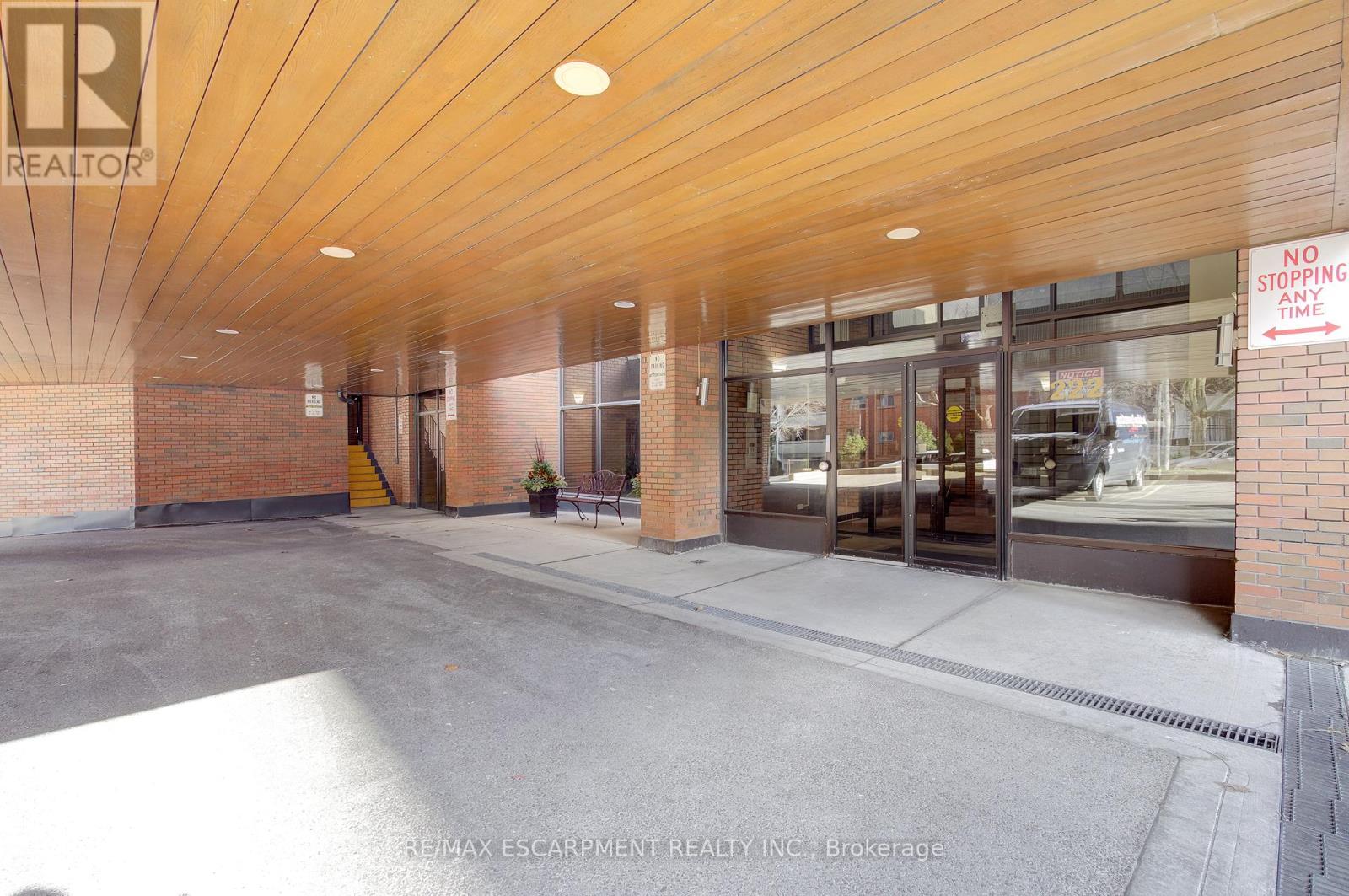 Photo 5 of 1406 222 Jackson Street W, Hamilton ON
