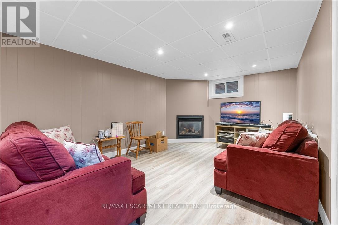 Photo 18 of 5073 Charles Street, Lincoln ON