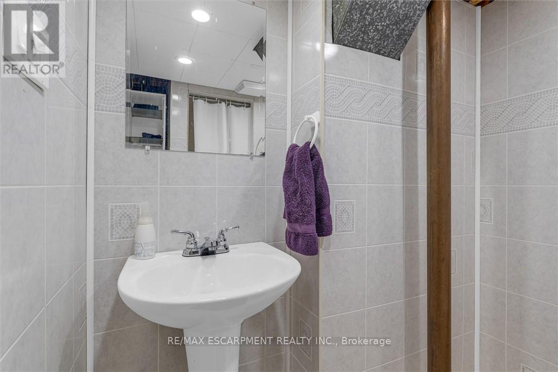 Photo 24 of 5073 Charles Street, Lincoln ON