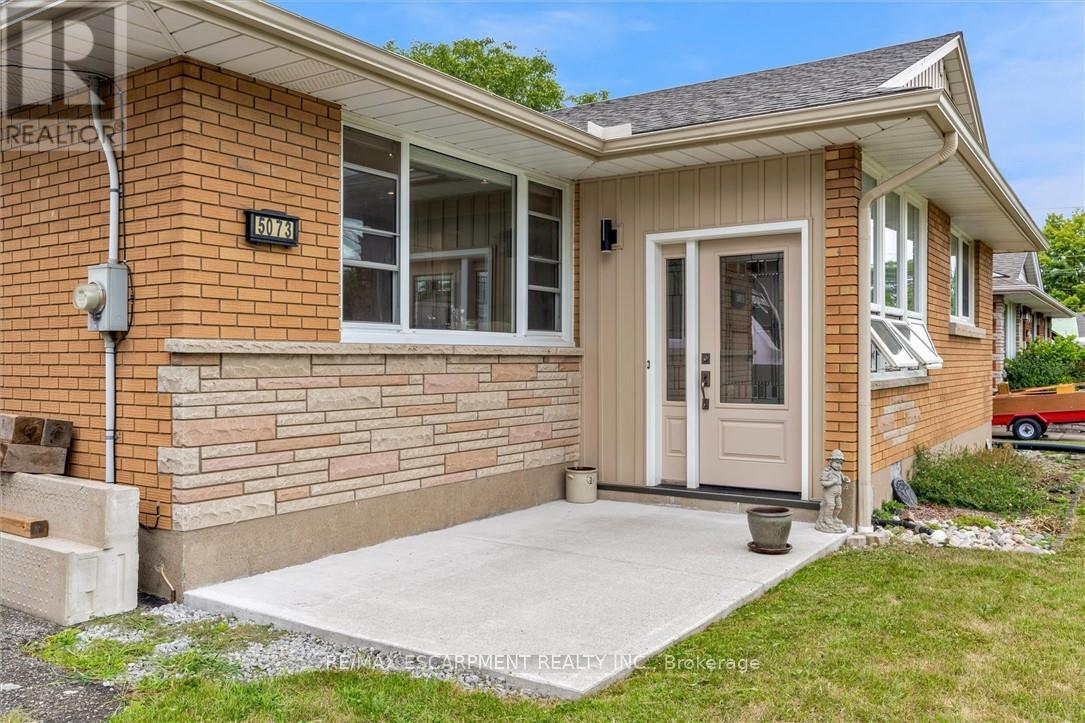 Photo 3 of 5073 Charles Street, Lincoln ON