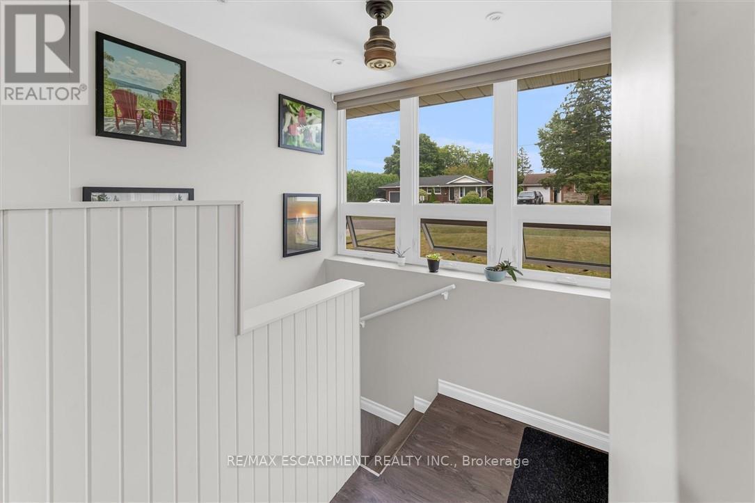 Photo 4 of 5073 Charles Street, Lincoln ON