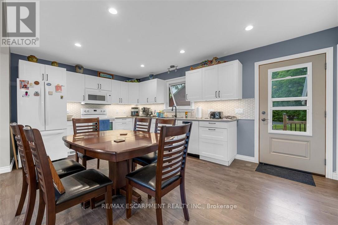 Photo 8 of 5073 Charles Street, Lincoln ON