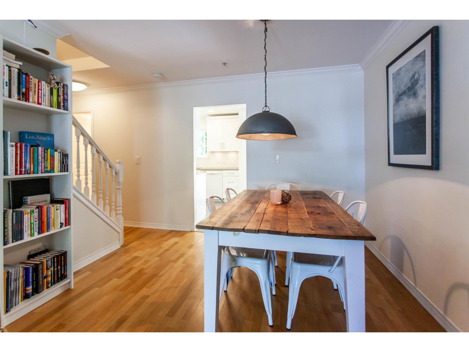 Photo 9 of 2 15432 16 A Avenue, Surrey BC